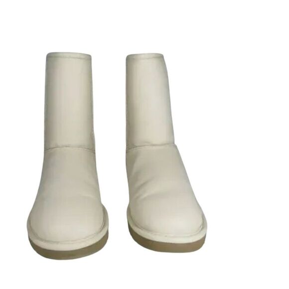 UGG CLASSIC SHORT CASHMERE LEATHER BOOTS - Picture 3 of 8